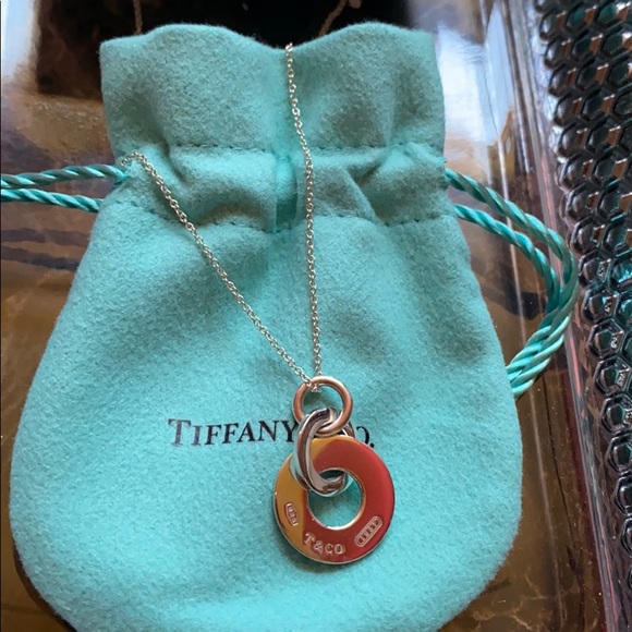Tiffany & Co double interlocking drop pendant - Picture 3 of 6